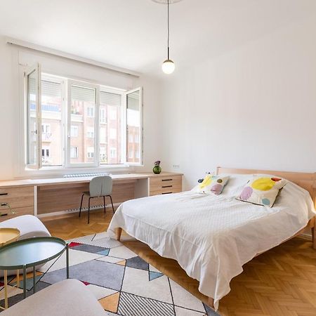 The Palm Springs Apartment Budapest Bagian luar foto
