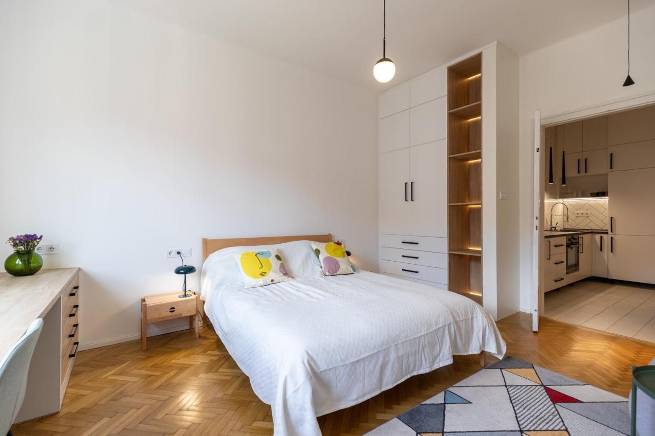 The Palm Springs Apartment Budapest Bagian luar foto